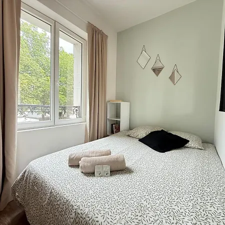 Apartment Centre *